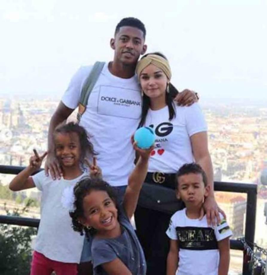 Antony Lozano la pasa a lo grande en Girona, España.