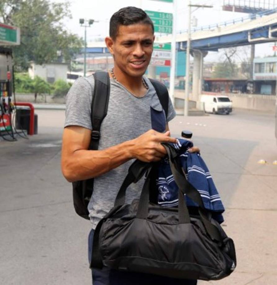 Según cuenta el periodista Manfredo Reyes, el defensa Juan Pablo Montes estaba del Marathón para reforzar su zona baja tras quedar fuera del Motagua, donde terminó contrato y no fue renovado. Pero el Monstruo Verde se decidió por Allans Vargas. El exfutbolista motagüense también ha sonado para llegar al Vida.