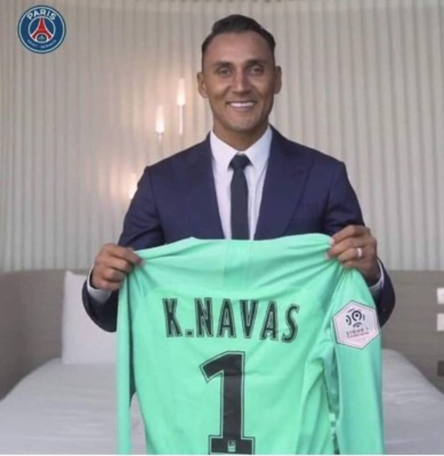 Keylor Navas: El Real Madrid y el París SG oficializaron el traspaso del meta costarricense al equipo francés. Según la prensa española, el precio del fichaje habría rondado los 15 millones de euros.