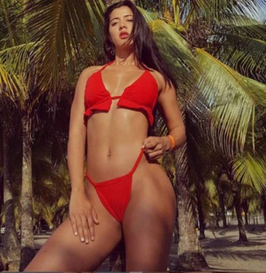 Hondureñas y extranjeras deslumbraron a muchos con sus bikinis.