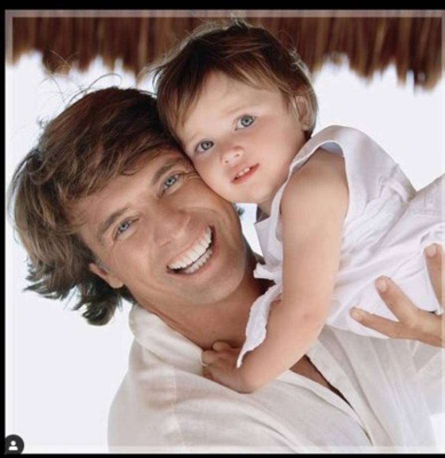 En ese entonces, Juan Soler explicó a la prensa, en declaraciones replicadas por People en Español, que su hija padecía un extraño mal conocido como situs inversus.