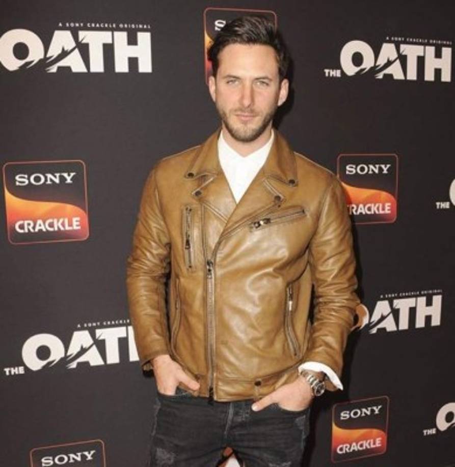 Sebastián Zurita, de 32 años, ha trabajado para la pantalla chica y cine. <br/><br/>Además de Cañaveral de Pasiones actuó en producciones : 'Corazón salvaje', 'Cuando me enamoro', 'En nombre del amor', 'Mujeres asesinas', 'La impostora' y 'Lo imperdonable'.<br/><br/>El joven también ha hecho películas como 'Juego de Héroes', 'Amor de mis amores' y 'Ciudadano Buelna'.<br/><br/>