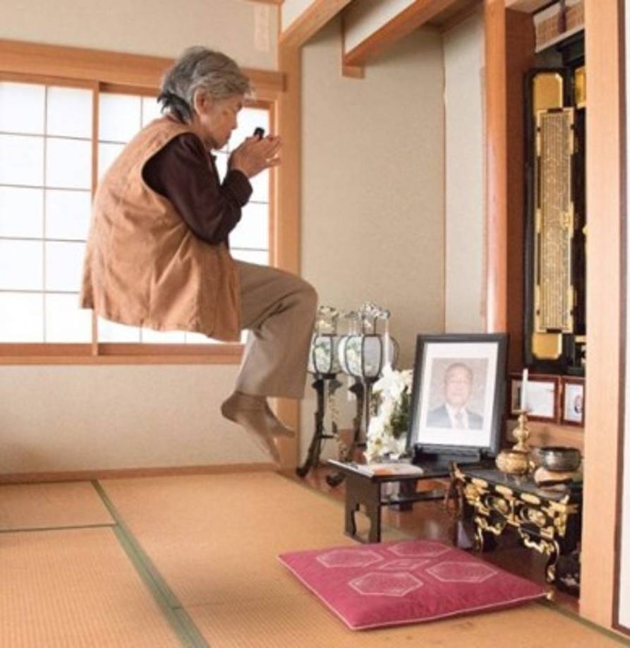 Ella nació en 1928, fue estilista y cuando se casó se dedicó a las labores de casa, pero hace seis años con la muerte de su esposo decidió tomar una cámara y fotografiar todo aquello que le proporcionaba felicidad.