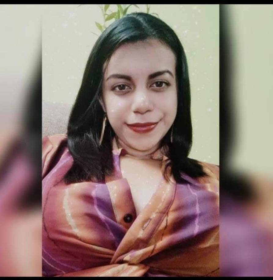 Identificada como Fany Chavarría, la fémina fue encontrada muerta la noche del sábado dentro de sus vehículo en un sector conocido como El Chile, de Puerto Cortés, zona norte de Honduras. Fotografía: Cortesía. 
