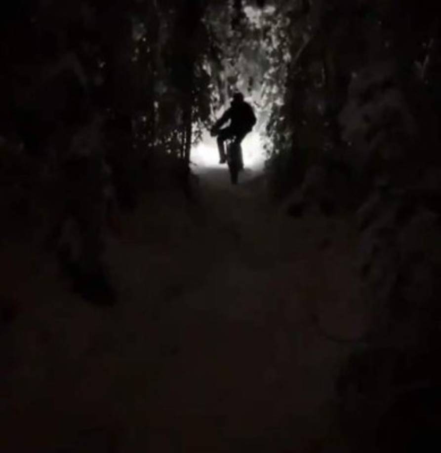 Los habitantes de este pequeño pueblo de Alaska -el más norteño de Estados Unidos- ya están acostumbrados a las largas noches sin ver la luz del día.