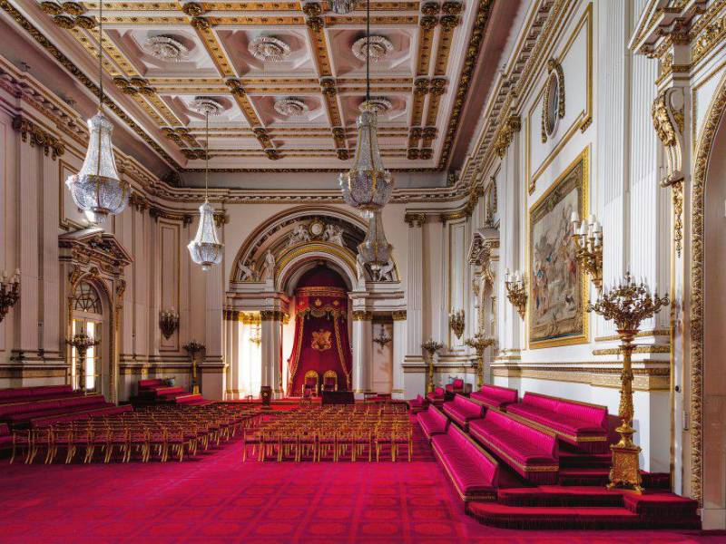 Abre al público la sala donde se reúne la realeza antes de salir al balcón