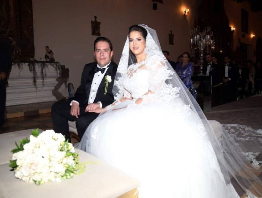 Nelson Valencia y Soad Facussé, la última gran boda de la capital donde acudió lo más granado de la élite metropolitana.