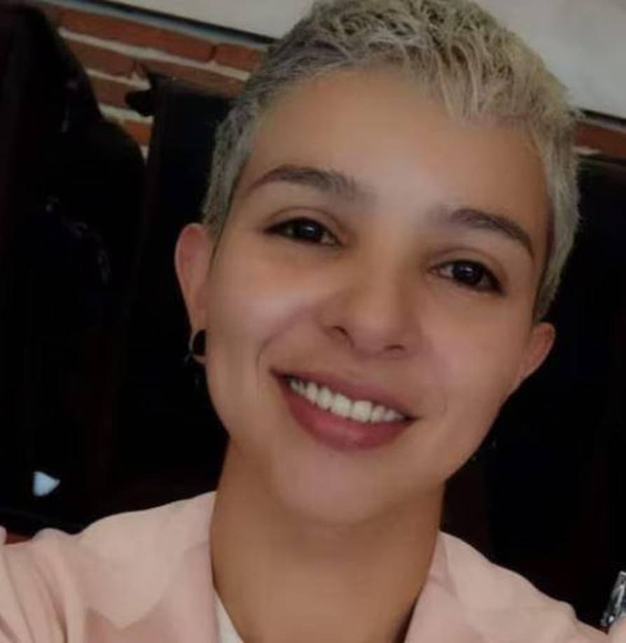 En su última llamada a la familia en Colombia, Lizeth les informó que se dirigía a una entrevista de trabajo y que un amigo, quien es policía, le había ofrecido ayuda para encontrar empleo en Playas de Rosarito. 