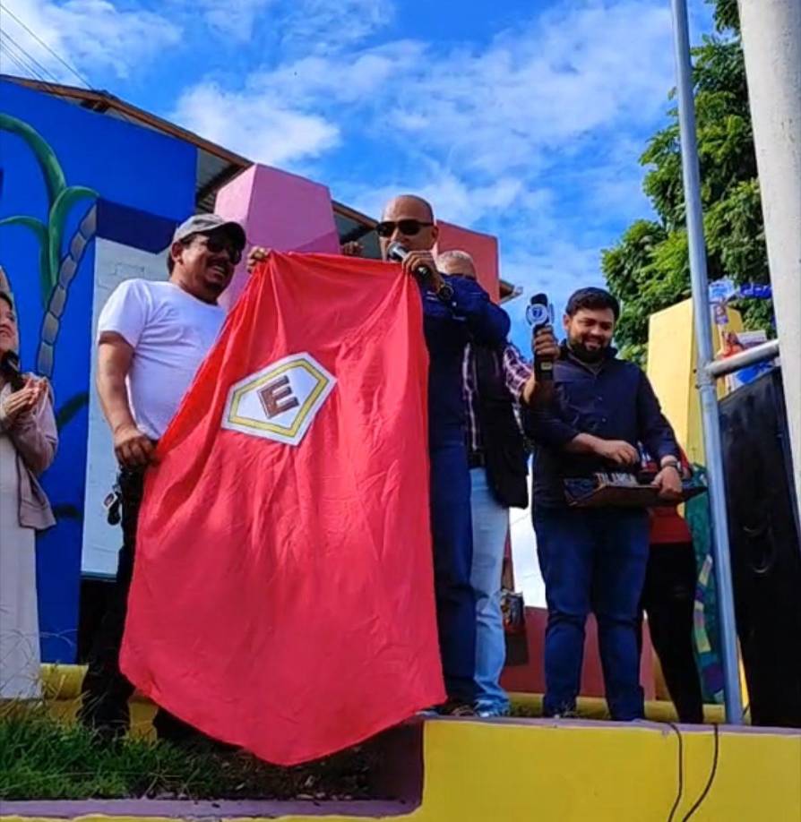 Y es que don Elías Valladares no solo salvó vidas, sino que también dejó una huella imborrable en la memoria colectiva de Honduras, recordando a todos que la valentía y la compasión pueden surgir en los momentos más inesperados.