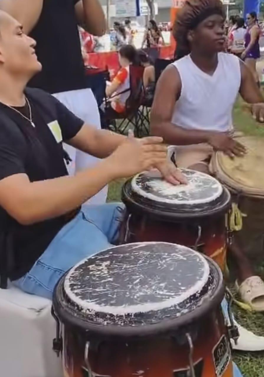 ¡No todo fue correr! Música y baile animaron la Media Maratón