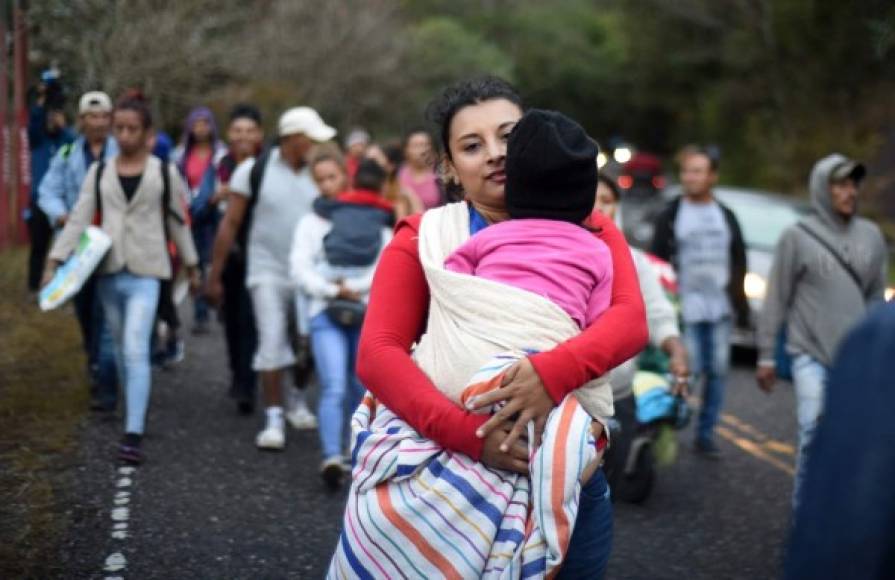 En la caravana de unos 2,000 inmigrantes hondureños que esta semana abandonaron el país con la idea de llegar de manera ilegal a EEUU.