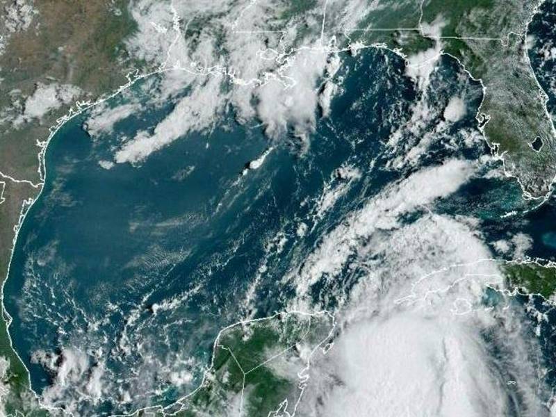 La tormenta tropical Idalia se intensifica en el Caribe en su trayecto hacia Florida.