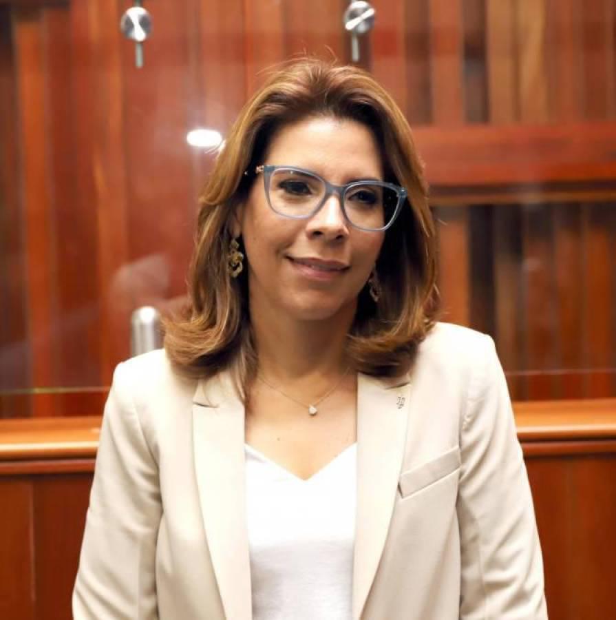 Danelia Ferrera Turcios (Nacionalista)