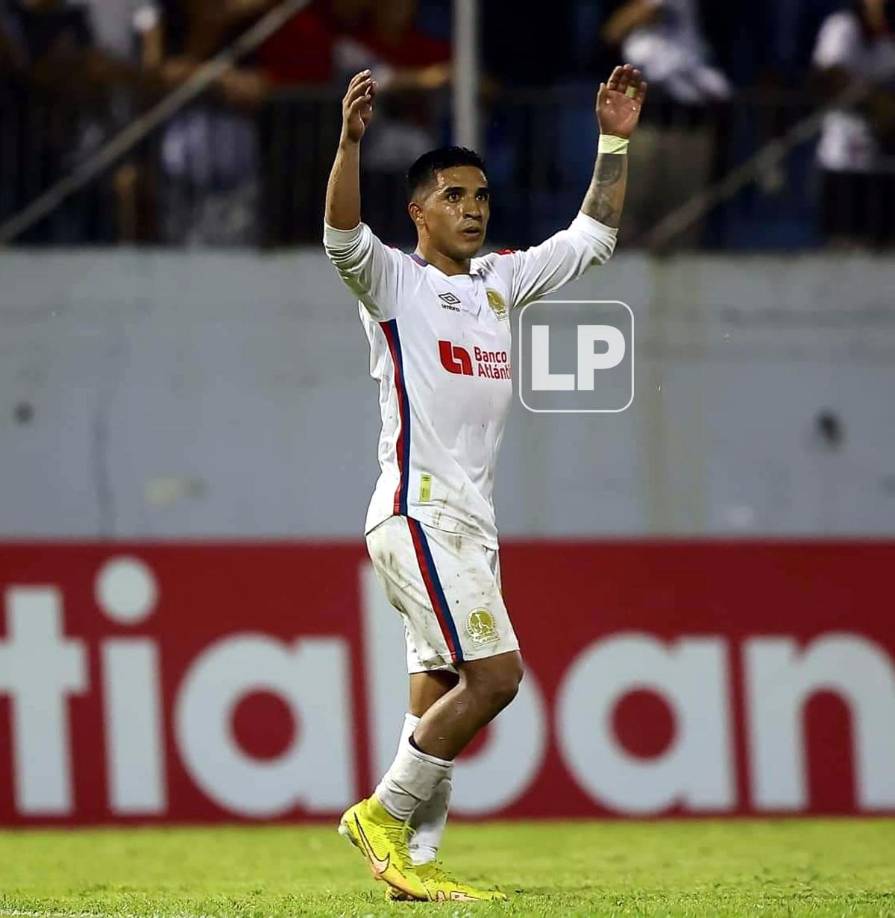 Michaell Chirinos celebrando su gol contra el Diriangén.