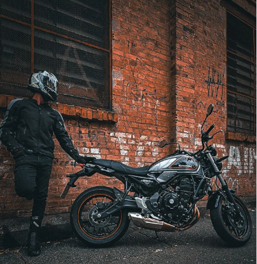 “Infelizmente un lindo día de competiciones se transformó en uno de los más tristes en la historia de la Moto1000GP”, agregó la nota.