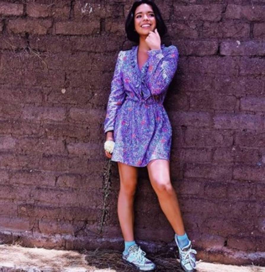 La seguridad, la belleza y el talento que tiene la hacen brillar a donde se presenta.<br/><br/>En el 2015, la más pequeña del clan Aguilar deleitó con su interpretación del himno nacional de los Estados Unidos a los miles de asistentes que llegaron al emblemático Dodger Stadium de Los Ángeles para ver un juego del equipo local contra los Washington Nationals.