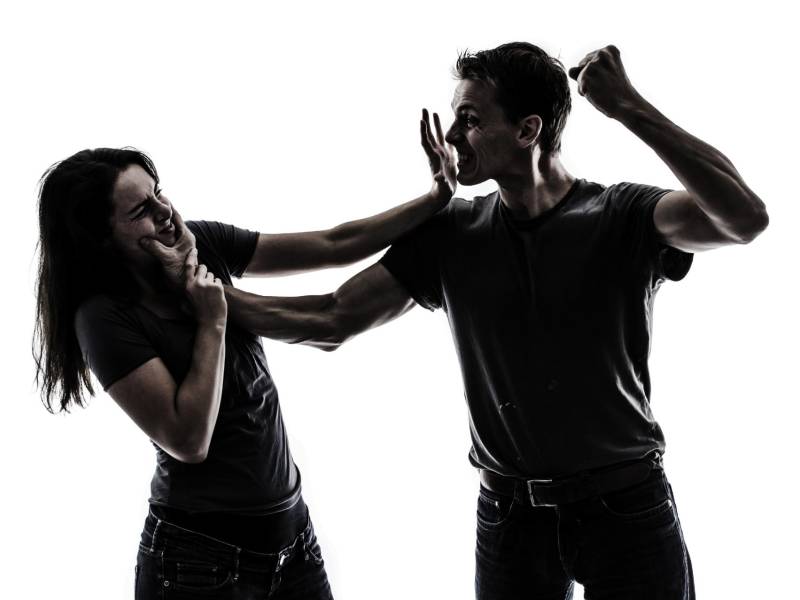 “Nos peleamos muy feo y llegué hasta los golpes con él, pero estábamos cerca de mi casa y mi familia se enteró.”