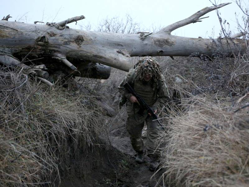 Los militares ucranianos desplegados en el frente para combatir contra los separatistas prorrusos, opinan que solamente una adhesión a la OTAN puede proteger a su país, ya que sin importar las advertencias de los occidentales sobre sanciones, éstas no frenarán las ambiciones del Kremlin.