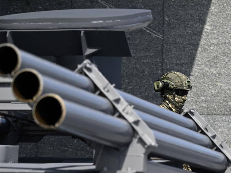 Biden permitirá a Ucrania usar armas estadounidenses para atacar Ucrania, según medios.