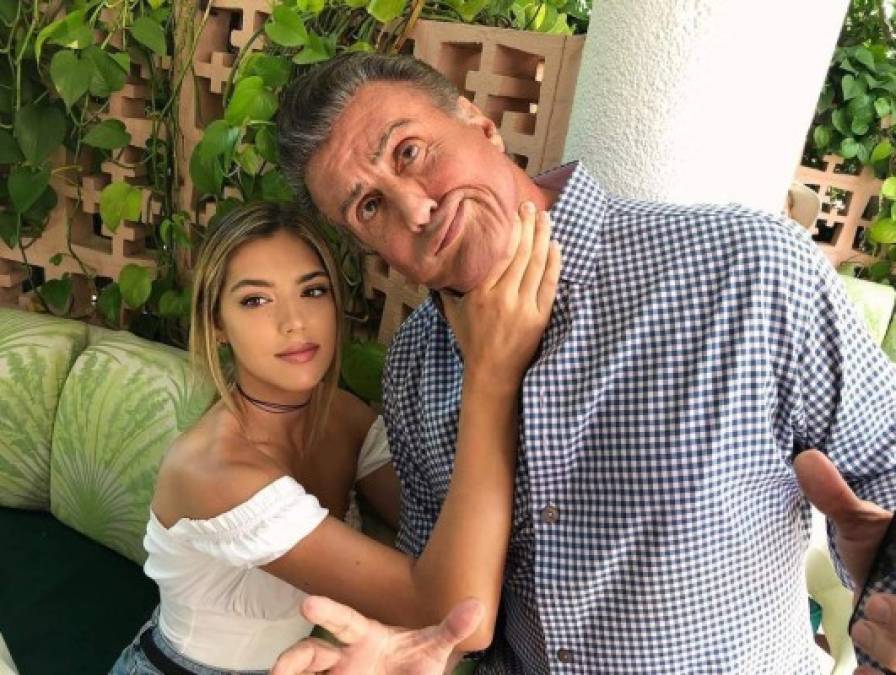 Sistine Stallone habló que con su debut en 47 Meters Down: Uncaged recibió un montón de consejos de actuación de su famoso padre.<br/>