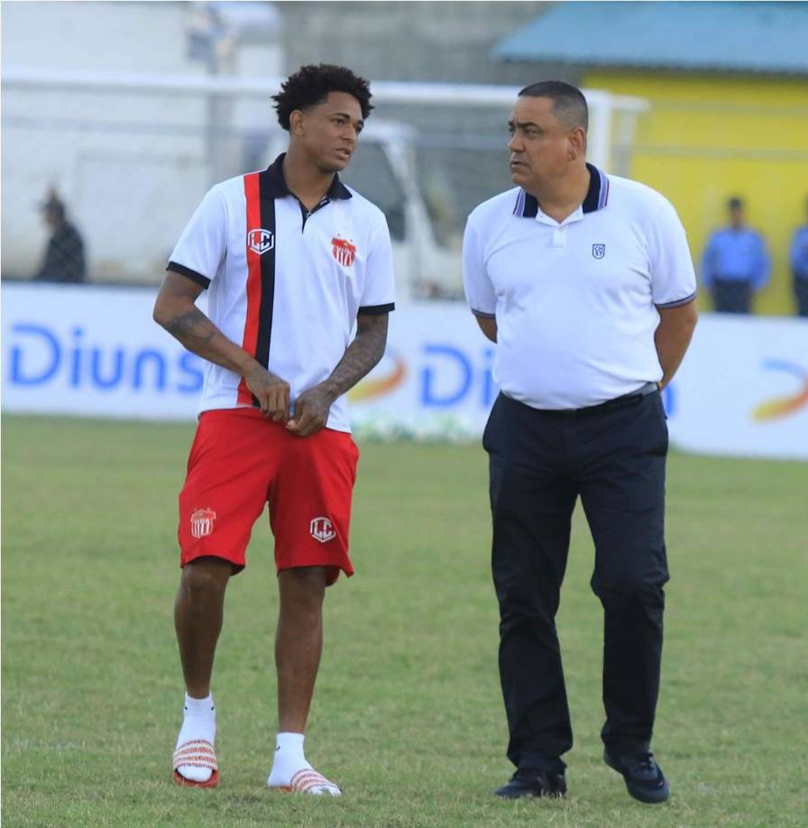 El entrenador del Honduras Progreso, el colombiano Jhon Jario López, también se reencontró con su exjugador, Cristian Sacaza, quien ahora milita en el Vida.