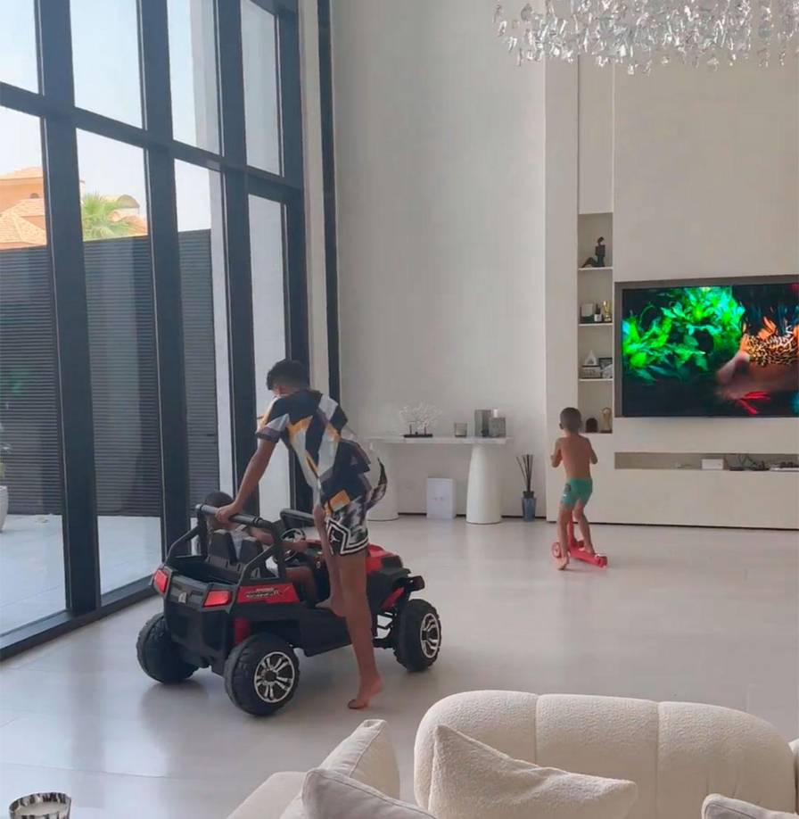 Los tonos blancos, beige y vainilla son los que predominan en este hogar del que, con toda seguridad ¡conoceremos todos los detalles en la próxima temporada de ‘Soy Georgina’!