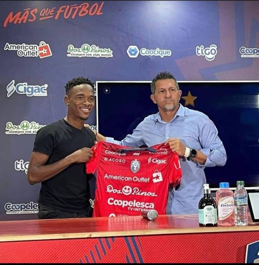 El joven futbolista hondureño Bryan Félix ha sido cedido por la Liga Deportiva Alajuelense al equipo San Carlos, siempre de la primera división de Costa Rica.