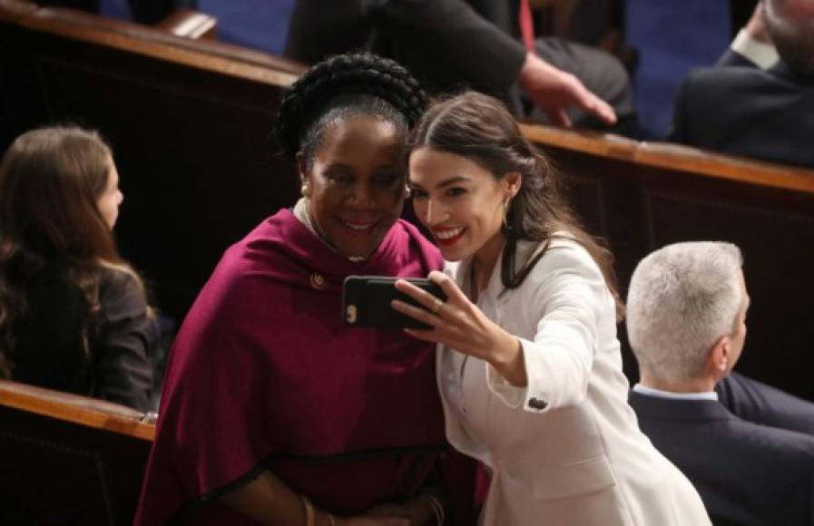 El 116º Congreso de Estados Unidos arrancó hoy como el más diverso de la historia, con números récord de mujeres y latinos entre los legisladores, y con la entrada de las primeras mujeres musulmanas y nativo americanas como miembros de la Cámara de Representantes, entre otros hitos.