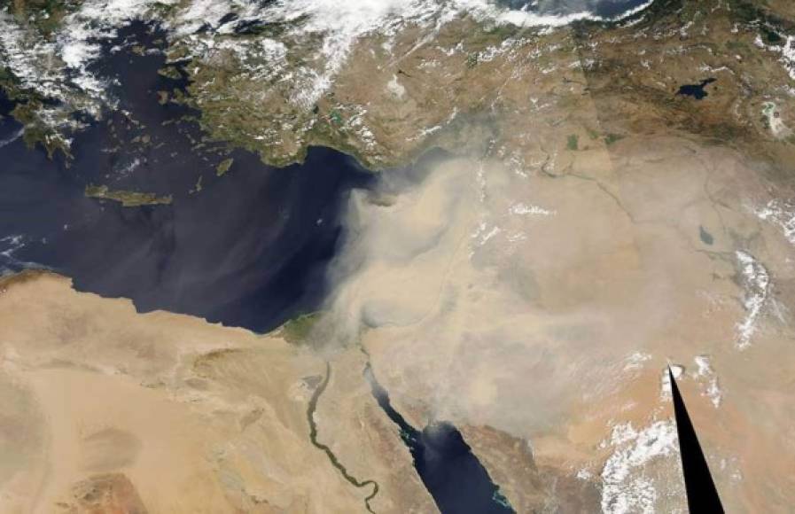 La tormenta de arena vista desde el espacio afectó parte del Oriente Medio.
