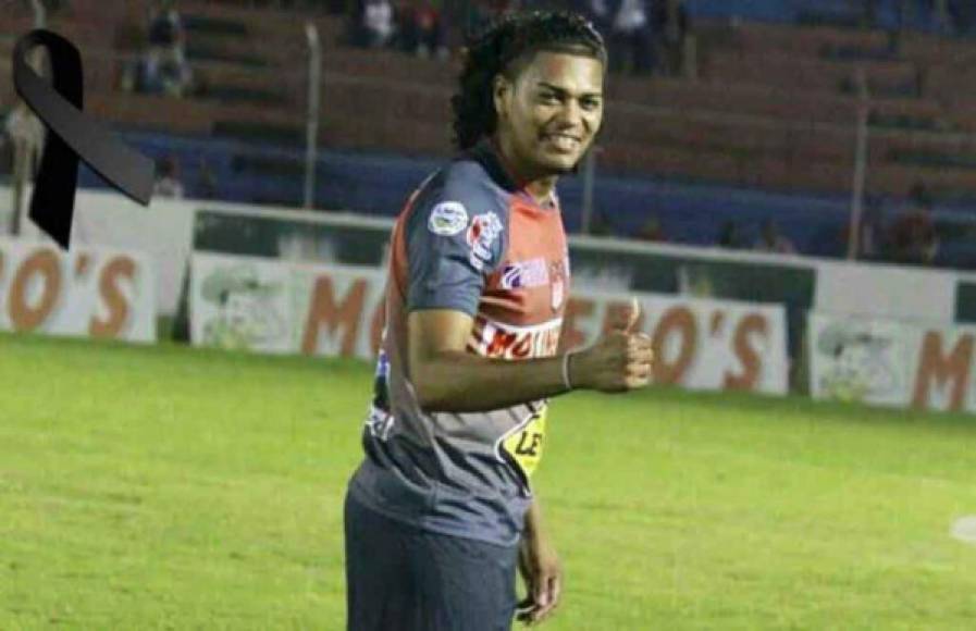 La lista de futbolistas asesinados en Honduras aumenta con el asesinato del portero Óscar Sein Munguía Zelaya, quien militaba en el Vida. Fue asesinado la madrugada de este domingo en el Paseo de Los Ceibeños, en La Ceiba.