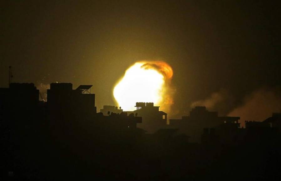 El ministro de Defensa israelí, Beny Gantz, se reunió con su Gabinete de Seguridad, que autorizó 'una serie de ataques ofensivos que golpearán duramente a Hamás y otras organizaciones terroristas', según anunció.