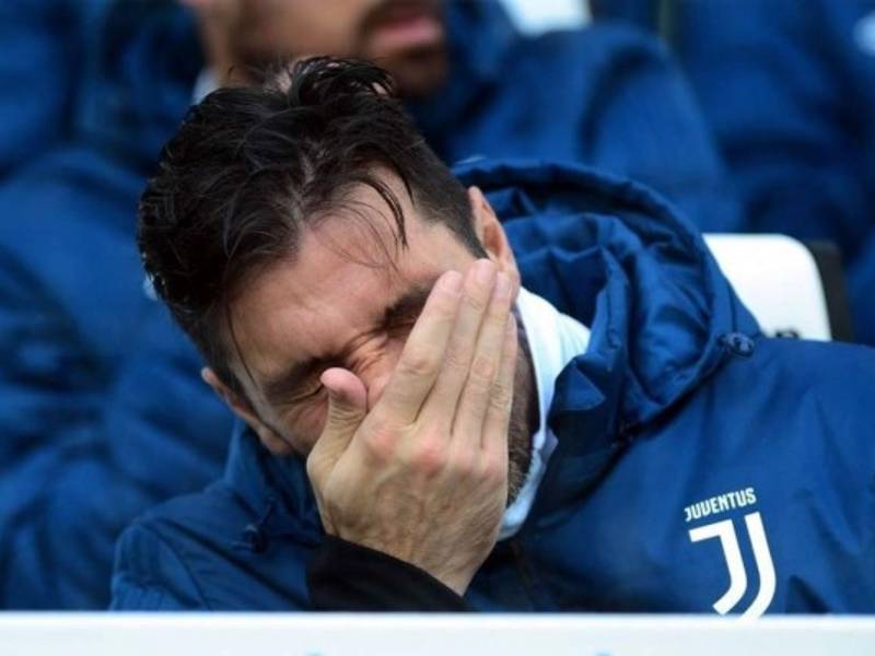 Gianluigi Buffon lloró en el homenaje de Astori.