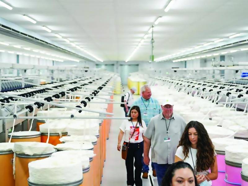 El grupo integrado por representantes de reconocidas empresas visitaron las instalaciones de SIERRA Textile Raw Materials, incluyendo las plantas en Cofradía Honduras Spinning Mills y Northern Spinning.