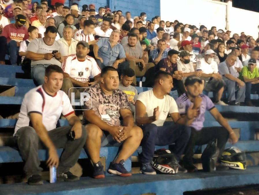 Hubo llenazo en el estadio Argelio Sabillón para ver la clasificación del Real Juventud a cuartos de final de la Segunda División.