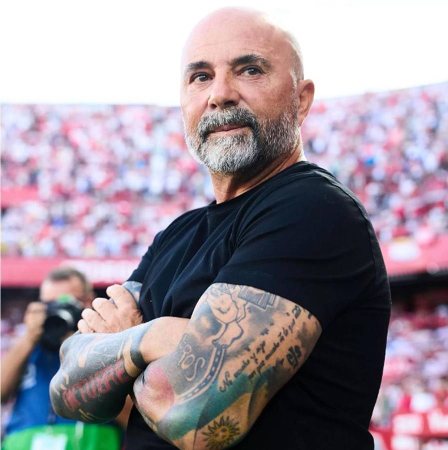 Jorge Sampaoli lanzó ofensivos comentarios contra Dembélé y Mbappé.