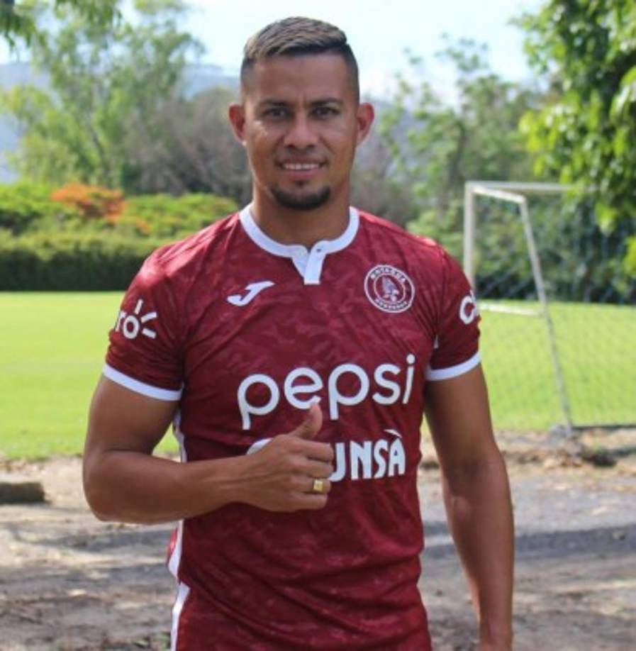 Marco Tulio Vega: El delantero hondureño se unió a la pretemporada del Motagua y en los próximos días estará firmando una renovación con los azules. Por ahora su contrato expiró, pero entra en los planes de Diego Vázquez.