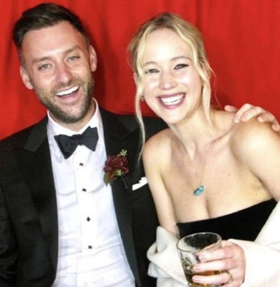 2. Jennifer Lawrence y Cooke Maroney<br/><br/>La boda de la actriz Jennifer Lawrence y el galerista de arte Cooke Maroney fue una ceremonia tan intima que no existe registro fotográfico del enlace, pero esto no evitó la búsqueda de millones de curiosos que deseaban ver a la novia y el novio en su gran día.<br/><br/>La boda de la ganadora del Óscar y el empresario tuvo lugar en Rhode Island en octubre 2019.<br/><br/><br/>