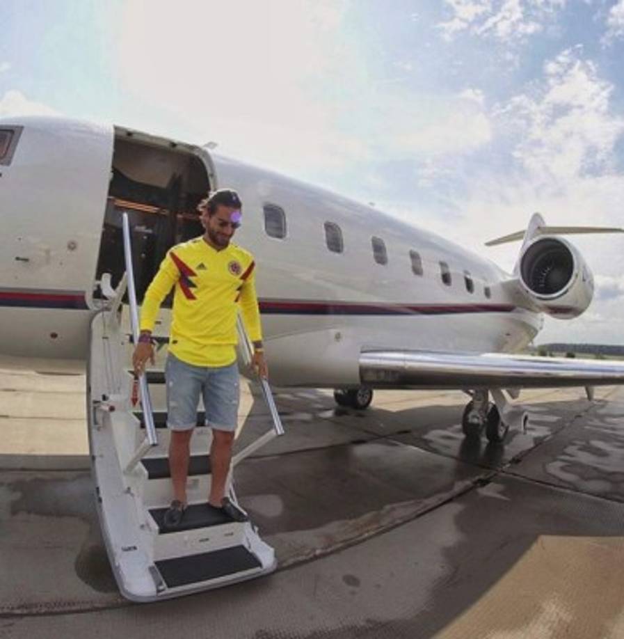 Pese a las críticas, Maluma sigue disfrutando su fama y celebró sus recientes nominaciones a los VMA.