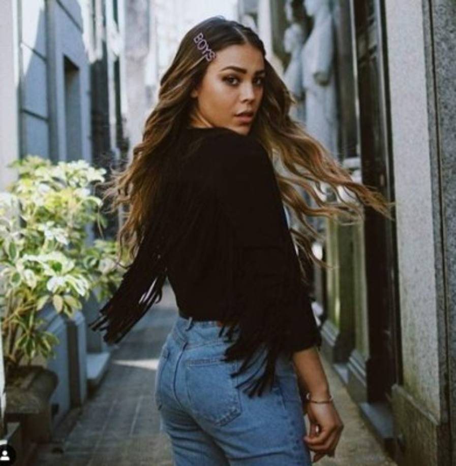 La imagen de la intérprete desató tremenda polémica y dividió comentarios entre sus fanáticos de Instagram.