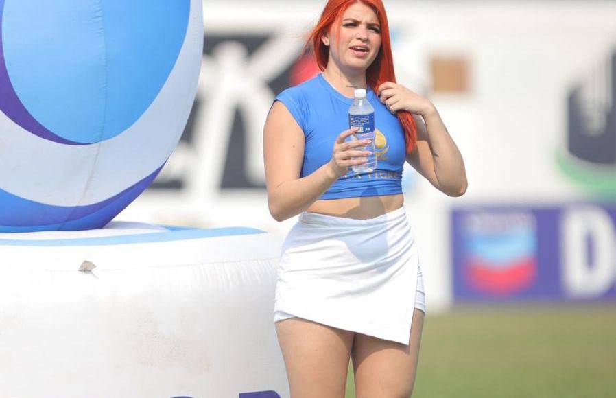 ¡HERMOSA! Las chicas que enamoraron en el interior del recinto olanchano. 