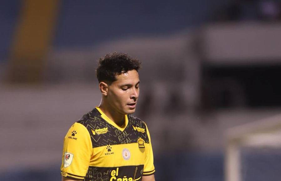 La trsiteza de los futbolistas de Real España tras la derrota ante Real Sociedad.