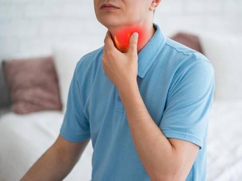 El hipotiroidismo es una condición en la que la glándula tiroides no produce suficientes hormonas tiroideas. Estas hormonas son cruciales para el metabolismo y el funcionamiento general del cuerpo. Enero ha sido designado como el mes de concientización del hipotiroidismo para educar al público sobre esta afección y promover su detección temprana.