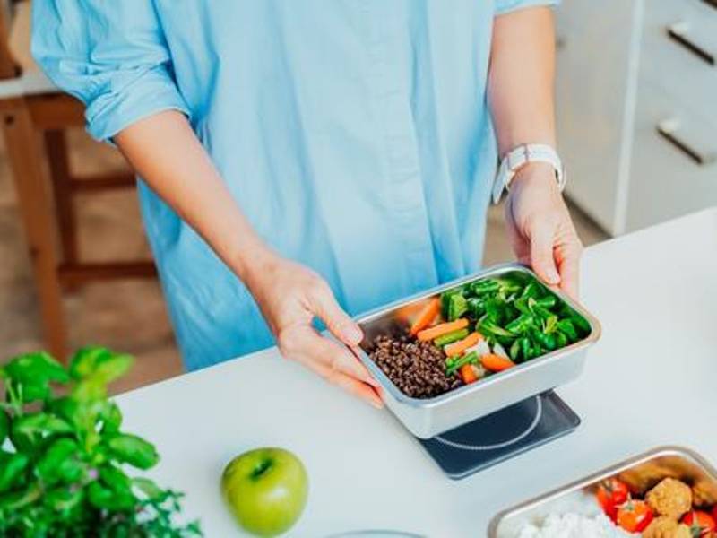 ncluir proteínas, grasas saludables y carbohidratos complejos en tu dieta puede ayudar a mantener niveles estables de azúcar en la sangre.
