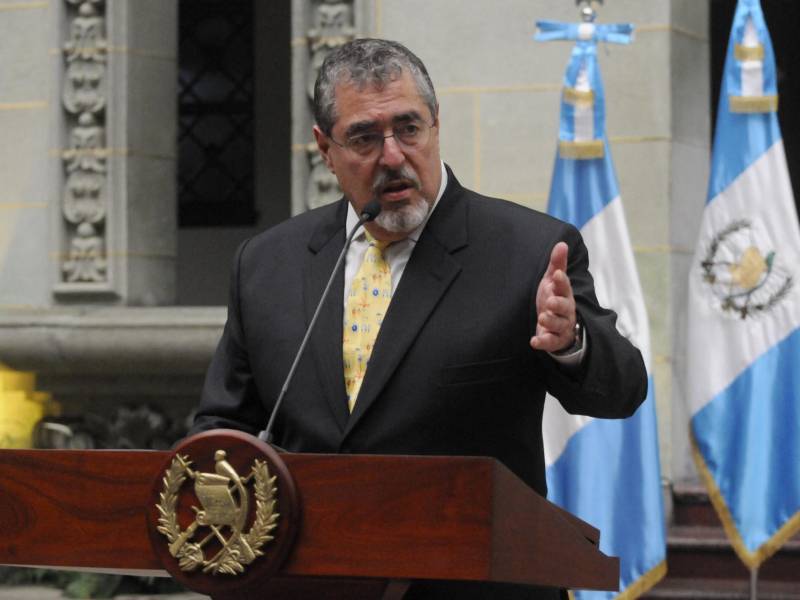 El presidente de Guatemala, Bernardo Arévalo busca dar más jefaturas a mujeres en el Ejército.