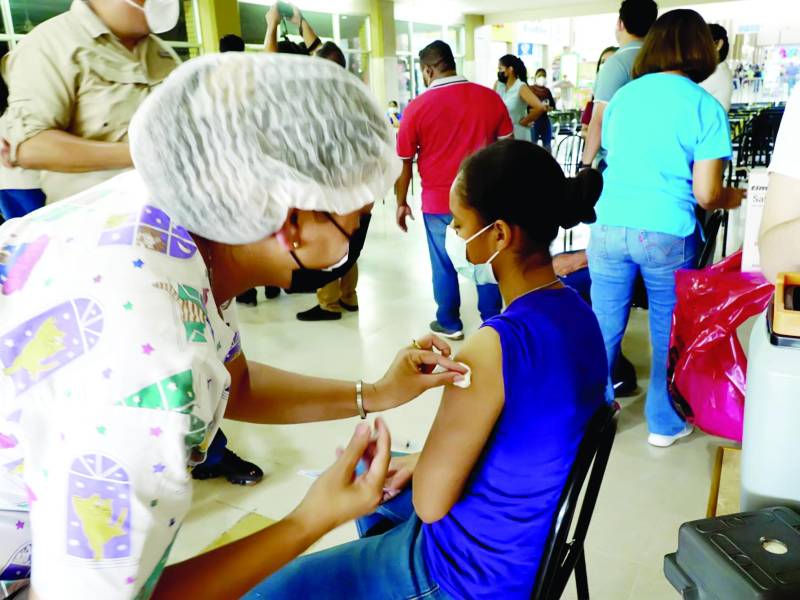 Campaña de vacunación en la Gran Terminal Metropolitana de San Pedro Sula