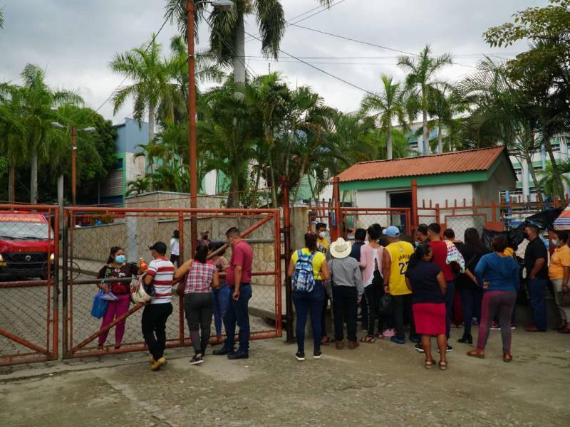 El Mario Rivas, aunque tiene más de 10 quirófanos, no puede con la mora quirúrgica y los pacientes que no están en prioridad alta deben esperar hasta 24 meses. Foto: Amilcar Izaguirre.