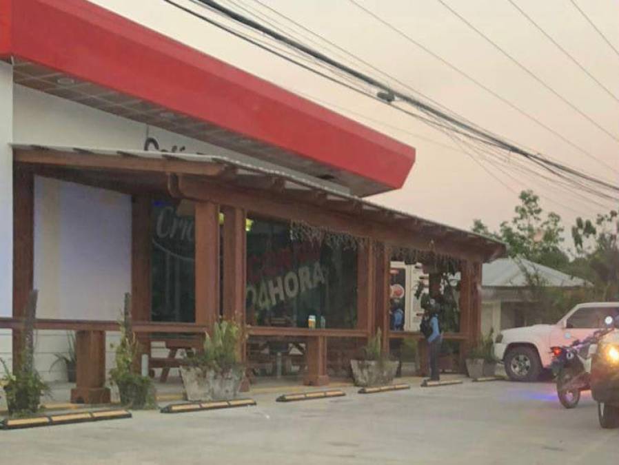 Empresario fue acribillado dentro de su restaurante en Esparta, Atlántida