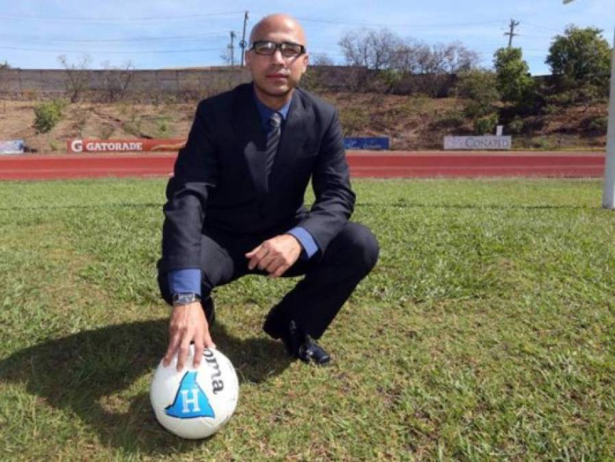 Astor Henriquez: El exdefensor hondureño dejó al fútbol y hoy es abogado.