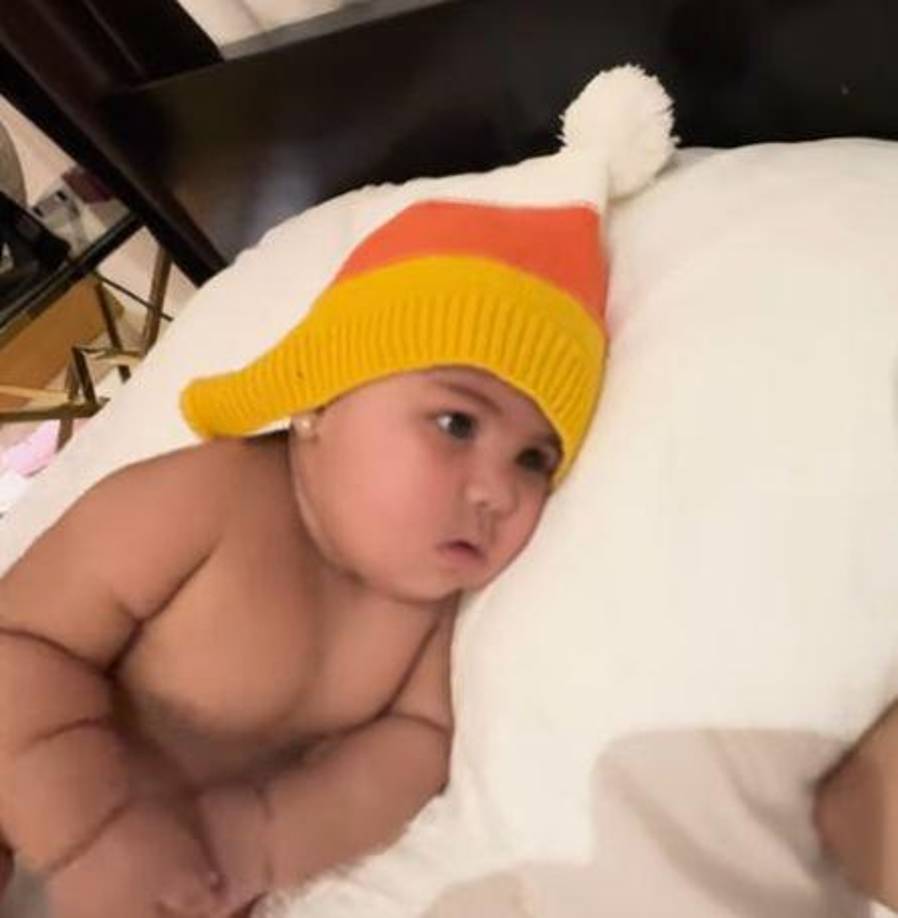 La conmovedora grabación incluye momentos nunca antes vistos, desde el emocionante momento del parto hasta tiernos instantes de Yailin jugando y cuidando a su pequeña.