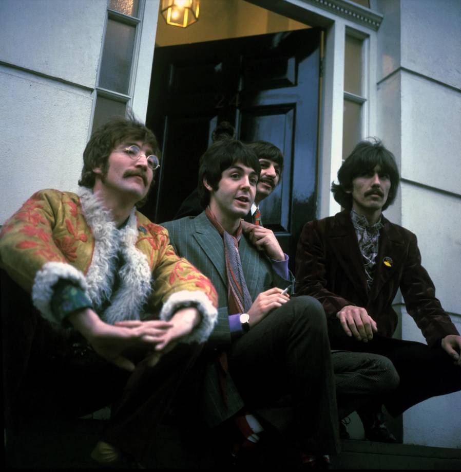 El libro de Craig Brown, One Two Three Four, señala que la aparición de los Beatles en el programa siguió a una sucesión interminable de grupos de apoyo olvidados que, aunque pudieron haber aceptado con entusiasmo la contratación televisiva en ese momento, estaban condenados a ser odiados por una nación impaciente por no ser los Beatles, manchados para siempre por su absoluta irrelevancia. Esta película muestra a un miembro de la audiencia televisiva bostezando ante uno de estos mortales menores.